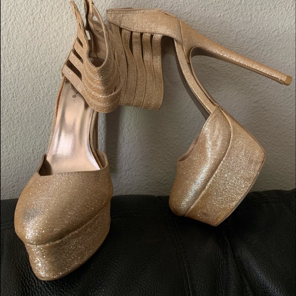 Like New - Picture 2 of 2